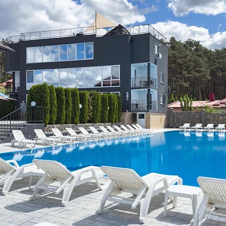 Avalon Hotel&Pool Yelikhovichi Exterior photo