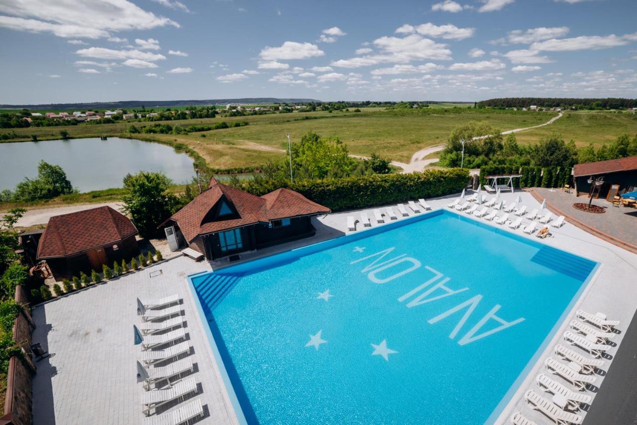 Avalon Hotel&Pool Yelikhovichi Exterior photo