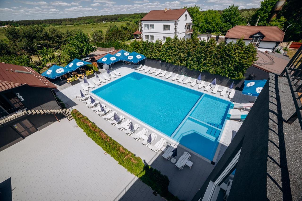 Avalon Hotel&Pool Yelikhovichi Exterior photo